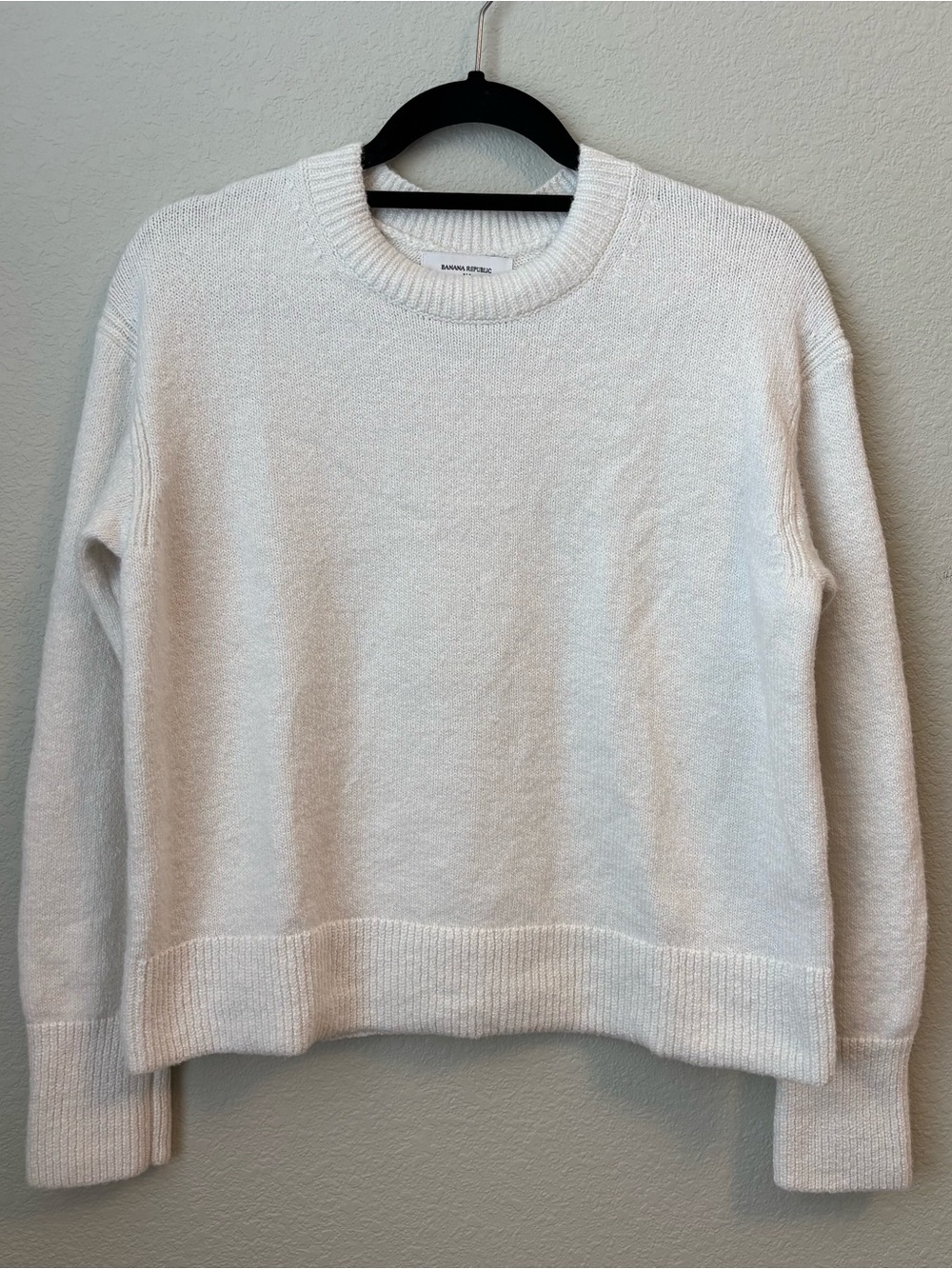 NWOT Banana Republic Cream Crewneck Sweater